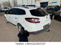 Gebraucht Renault Mégane Dynamique 106 PS (77 kW) 2011 Weiß Limousine