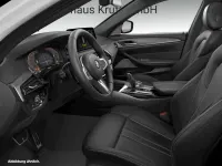 Gebraucht BMW 530 M Sport 245 PS (180 kW) 2023 Alpinweiß uni Kombi