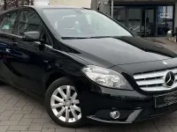 Gebraucht Mercedes B180 122 PS (89 kW) 2012 Kosmosschwarz  metalliclack Kleinwagen