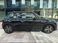 Gebraucht Mini Cooper SE 135 kW (184 PS) 2023 Schwarz Kleinwagen