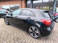 Gebraucht Mercedes A180 122 PS (89 kW) 2017 Schwarz Limousine