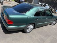 Gebraucht Mercedes E230 Classic 150 PS (110 kW) 1996 Grün Limousine