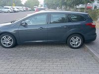 Gebraucht Ford Focus 120 PS (88 kW) 2014 Grau Kombi