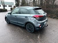Gebraucht Hyundai i20 Active 101 PS (74 kW) 2017 Grau Kleinwagen
