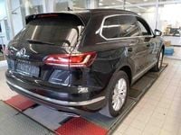 Gebraucht VW Touareg Elegance 381 PS (280 kW) 2021 Deep black perleffekt SUV