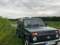 Gebraucht Lada Taiga 83 PS (61 kW) 2017 Grün SUV