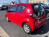 Gebraucht Toyota Aygo Cool 68 PS (50 kW) 2014 Rot Kleinwagen