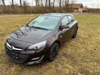 Gebraucht Opel Astra 140 PS (102 kW) 2013 Braun Limousine