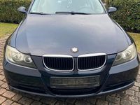 Gebraucht BMW 320 150 PS (110 kW) 2006 Blau Limousine