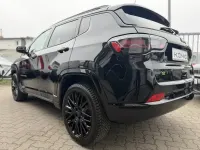 Usado Jeep Compass Altitude 131 HP (96 kW) 2024 Preto SUV
