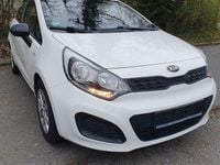 Gebraucht Kia Rio Attract 86 PS (63 kW) 2012 Weiß Limousine