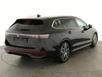 Neu VW Passat R-line 193 PS (141 kW) 2026 Grenadilla black metallic Kombi