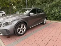 Gebraucht Mercedes GLA200 Urban 156 PS (114 kW) 2019 Grau SUV
