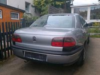 Second-hand Opel Omega 116 CP (85 kW) 1995 Berlinǎ