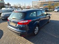 Gebraucht Ford Focus Ambiente 101 PS (74 kW) 2014 Blau Kombi