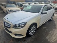 Usado Mercedes E200 136 CV (100 kW) 2015 Blanco Berlina