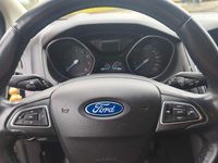 Gebraucht Ford Focus Trend 125 PS (91 kW) 2015 Grau Limousine