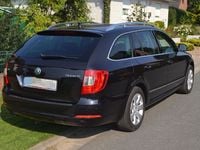 Gebraucht Skoda Superb 140 PS (102 kW) 2013 Schwarz metallic Kombi