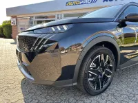 Neu Peugeot 5008 GT 145 PS (106 kW) 2026 Schwarz SUV