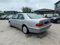 Gebraucht Mercedes E280 Elegance 204 PS (150 kW) 2000 Silber Limousine