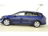 Gebraucht VW Golf VIII Life 150 PS (110 kW) 2022 Blau / atlantik blue metallic Kombi