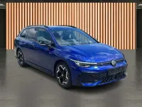 Gebraucht VW Golf VIII R-line 150 PS (110 kW) 2025 Lapiz blue metallic Kombi