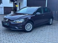 Gebraucht VW Golf VII 110 PS (80 kW) 2017 Violet Limousine