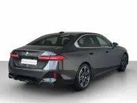 Gebraucht BMW 520 M Sport 197 PS (144 kW) 2024 Grau Limousine
