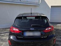 Gebraucht Ford Fiesta 101 PS (74 kW) 2017 Schwarz Kleinwagen