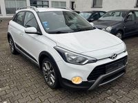 Gebraucht Hyundai i20 Active 101 PS (74 kW) 2016 Weiß Limousine