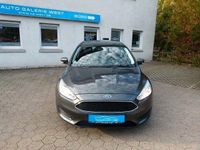 Używany Ford Focus Trend 101 KM (74 kW) 2016 Szary Sedan/Limuzyna