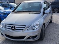 Gebraucht Mercedes B200 140 PS (102 kW) 2011 Silber Van / Kleinbus
