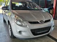 Gebraucht Hyundai i20 Classic 77 PS (56 kW) 2011 Sleek silver / met Kleinwagen
