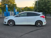 Gebraucht Ford Focus ST 250 PS (183 kW) 2017 Weiß Limousine