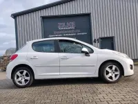 Gebraucht Peugeot 207 156 PS (114 kW) 2011 Weiß Kleinwagen
