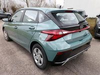 Neu Hyundai i20 Select 90 PS (66 kW) 2025 Mangrove green mineraleffekt mangrove green mineraleffekt Kleinwagen