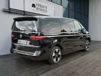Gebraucht VW Multivan Style 150 PS (110 kW) 2025 Schwarz Van / Kleinbus