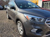 Gebraucht Ford Kuga Titanium 150 PS (110 kW) 2017 Grau SUV