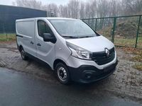 Gebraucht Renault Trafic 116 PS (85 kW) 2016 Silber Van / Kleinbus