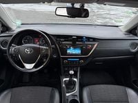 Gebraucht Toyota Auris 124 PS (91 kW) 2015 Grün Limousine