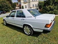 Gebraucht Mercedes 190 136 PS (100 kW) 1987 Weiß Limousine
