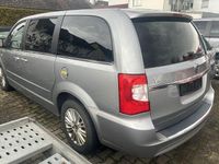 Gebraucht Lancia Voyager 177 PS (130 kW) 2014 Silber Van / Kleinbus