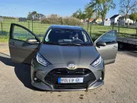 Gebraucht Toyota Yaris Hybrid Basis 92 PS (67 kW) 2024 Grün Kleinwagen