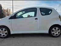 Gebraucht Toyota Aygo 68 PS (50 kW) 2009 Weiß Kleinwagen