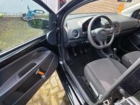 Second-hand VW up! Basis 65 CP (47 kW) 2017 Negru Hatchback