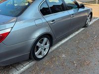 Gebraucht BMW 523 177 PS (130 kW) 2006 Grau Limousine