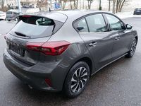 Gebraucht Ford Focus Titanium 125 PS (91 kW) 2024 Magneticgrau (metallic) Kleinwagen