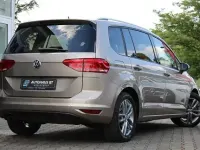 Gebraucht VW Touran 150 PS (110 kW) 2018 Titanium beige Van / Kleinbus