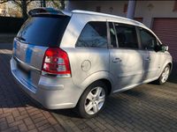 Gebraucht Opel Zafira Innovation 125 PS (91 kW) 2011 Silber Van / Kleinbus