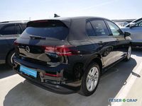 Second-hand VW Golf VIII Life 116 CP (85 kW) 2024 Negru Berlinǎ